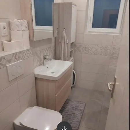 Retreat Balcony & Free Parking Near Ljubljana Lägenhet